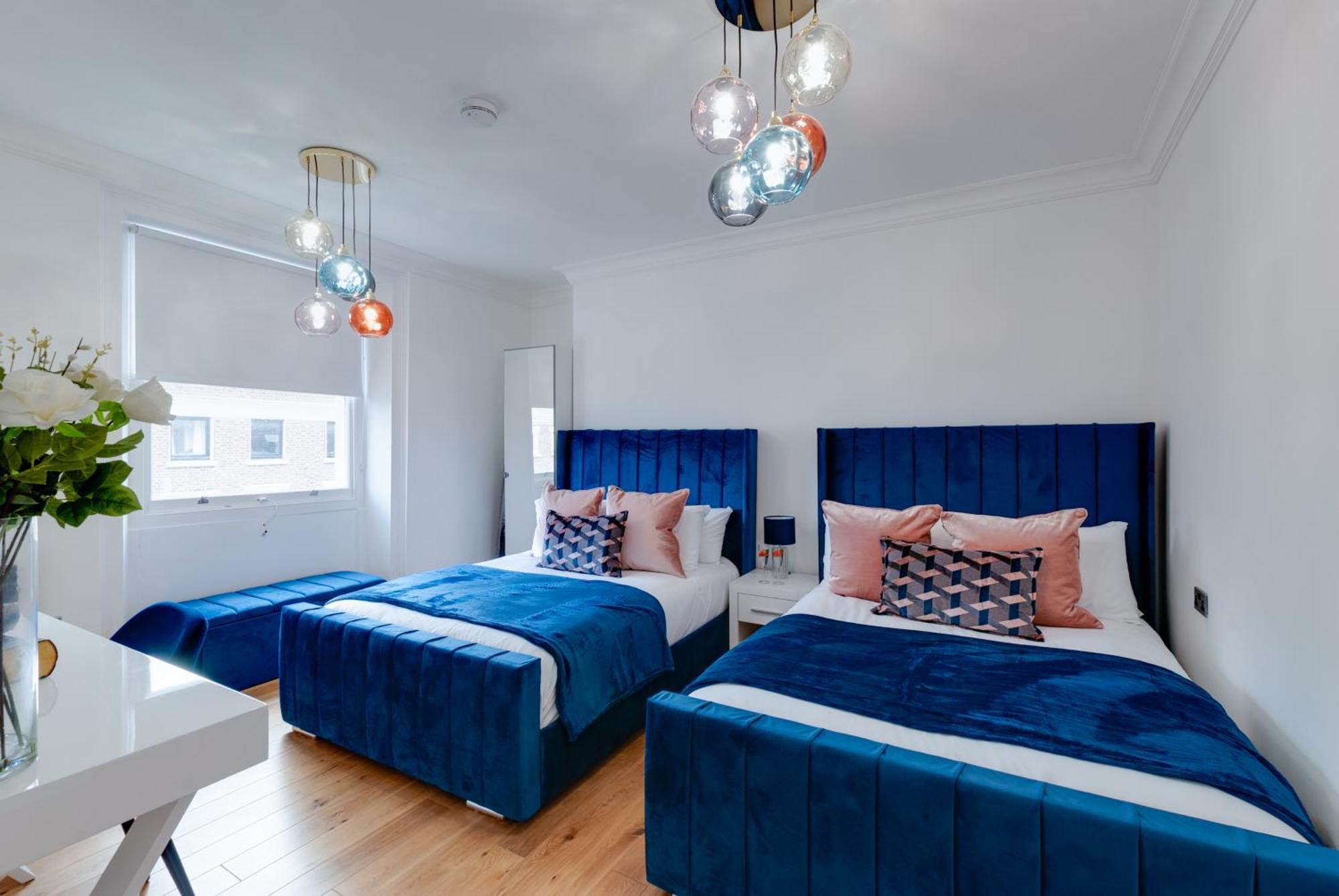 80 By Elite Liverpool