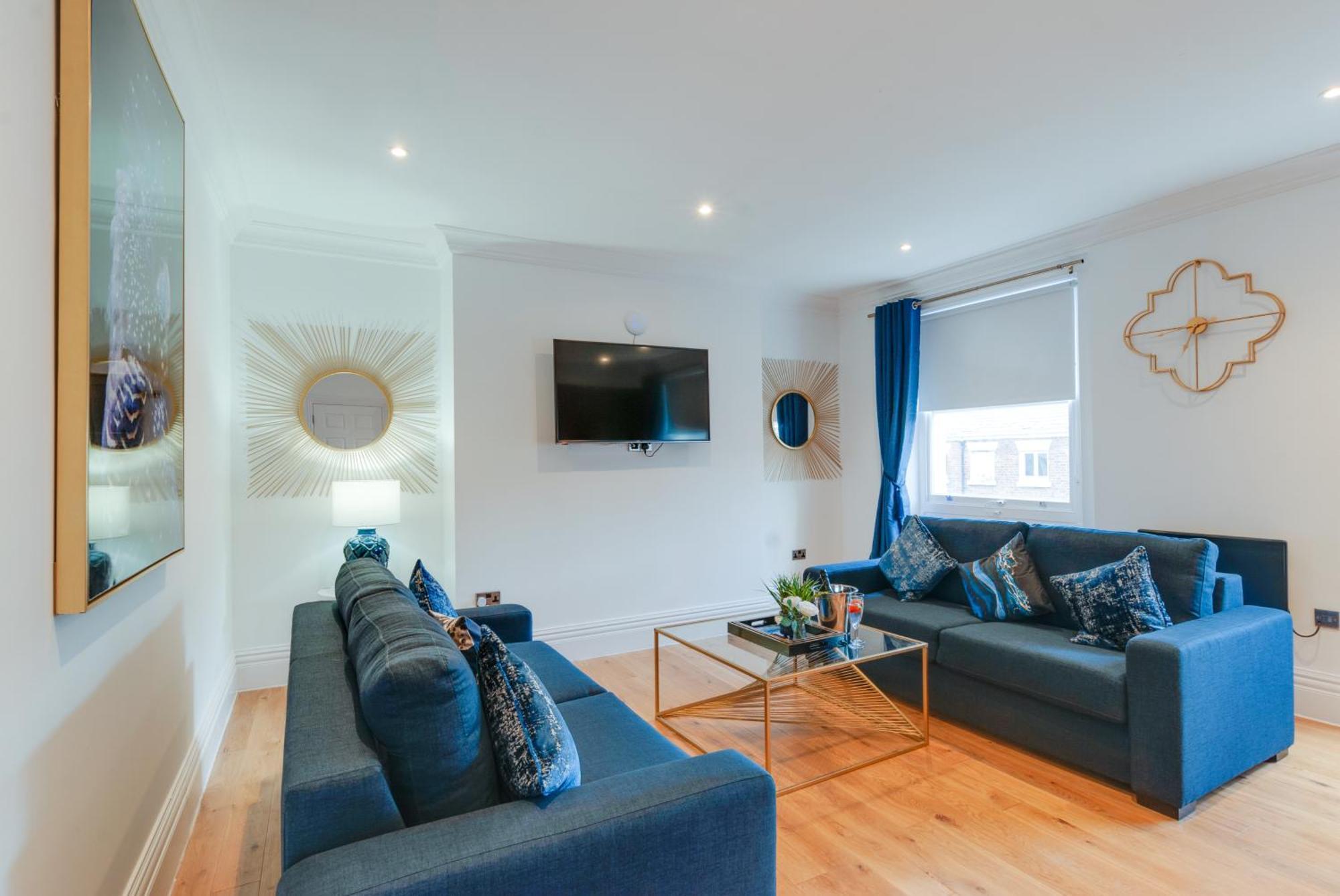 80 By Elite 4* Liverpool