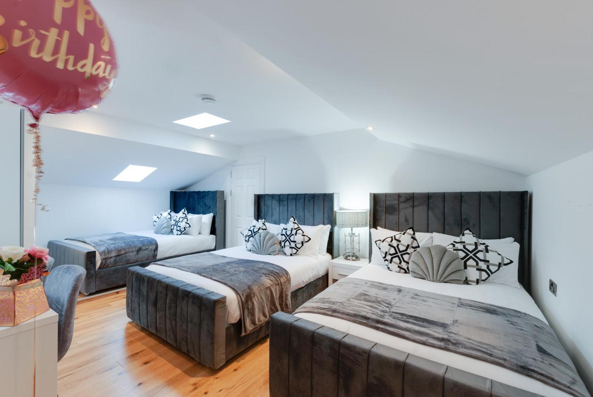 80 By Elite * Liverpool
