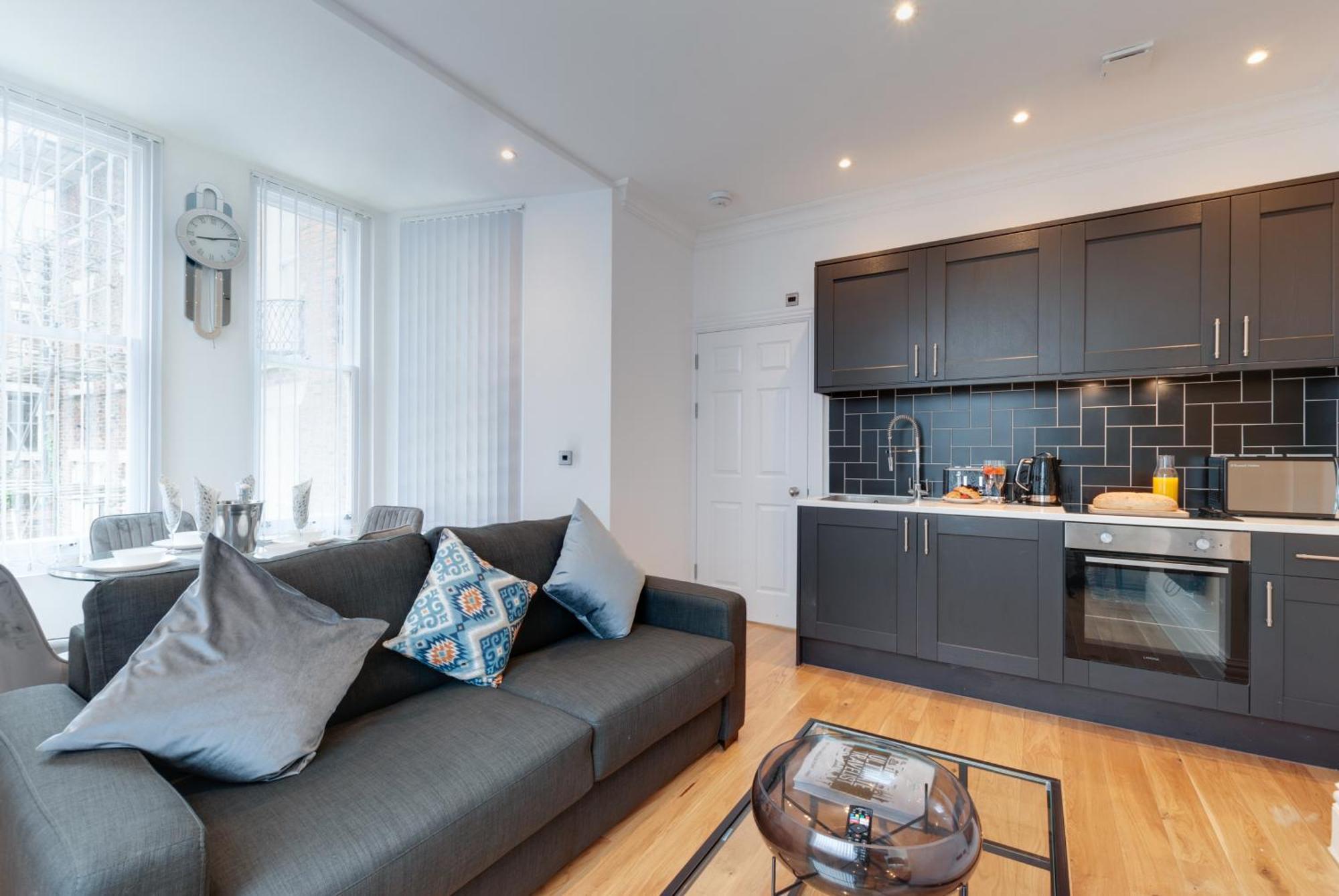 80 By Elite Aparthotel
